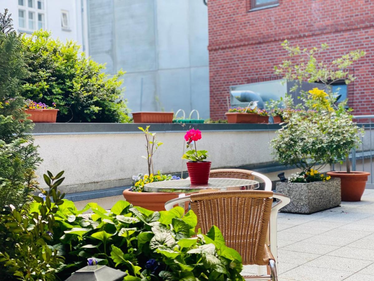 Pension Zum Blumchen Schwerin  Exteriör bild